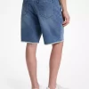 Ausgefranste Jeansshorts