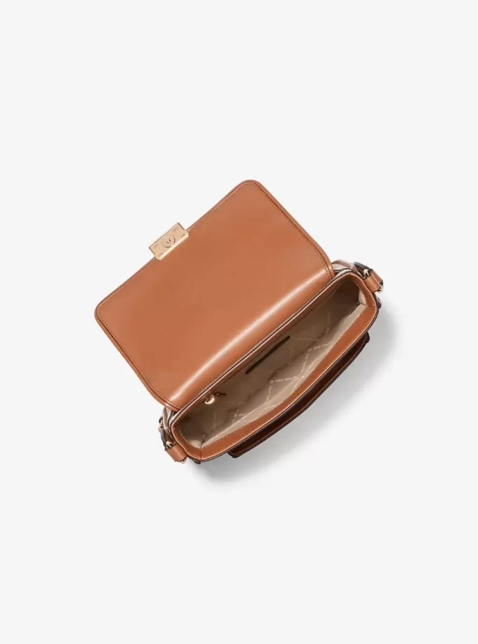 Bradshaw Medium Messenger Bag mit charakteristischem Logo