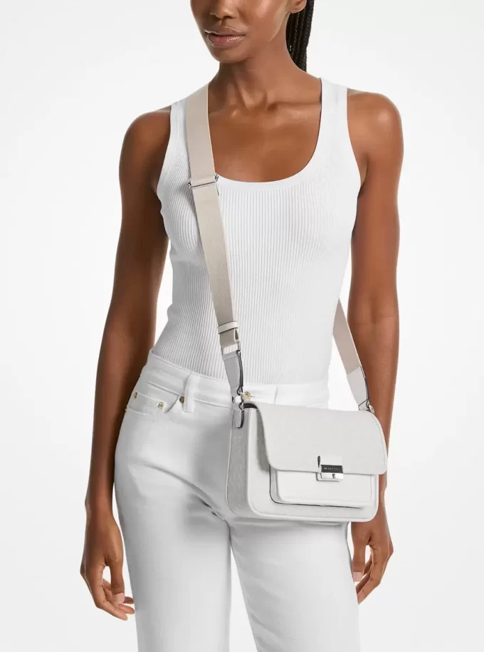 Bradshaw Medium Messenger Bag mit charakteristischem Logo