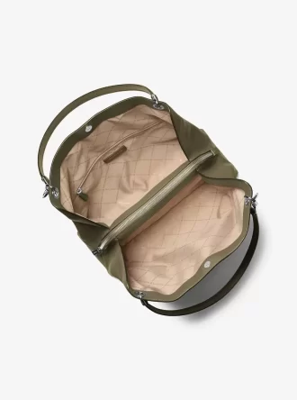 Christina Große Schultertasche aus genarbtem Leder