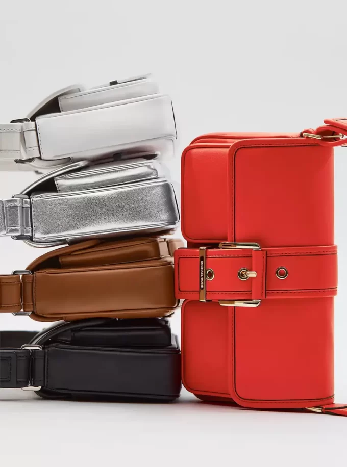 Colby Schultertasche aus Leder (mittelgroß) Colby Schultertasche aus Leder (mittelgroß)