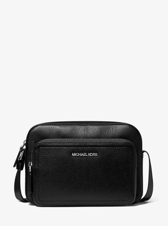 Cooper Utility Crossbody-Tasche aus genarbtem Leder Cooper Utility Crossbody-Tasche aus genarbtem Leder