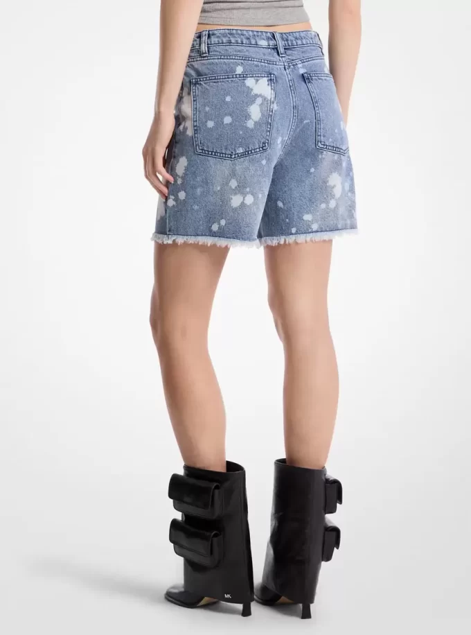 Handbespritzte Boyfriend-Shorts aus gebleichtem Denim