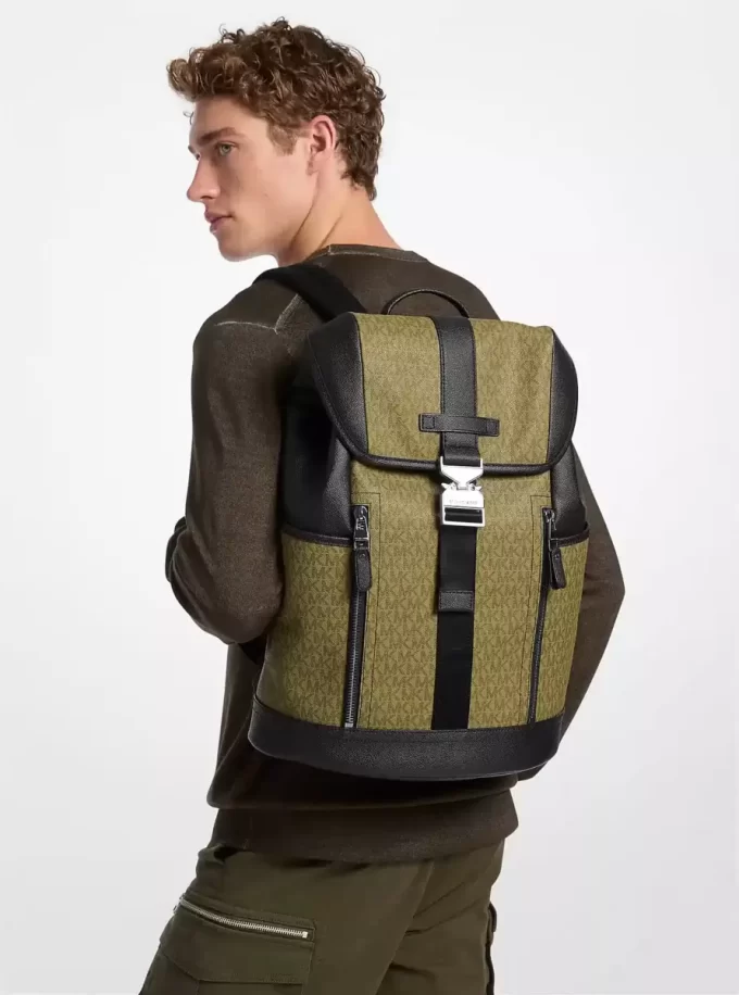 Hudson Fliegerrucksack mit Signature-Logo