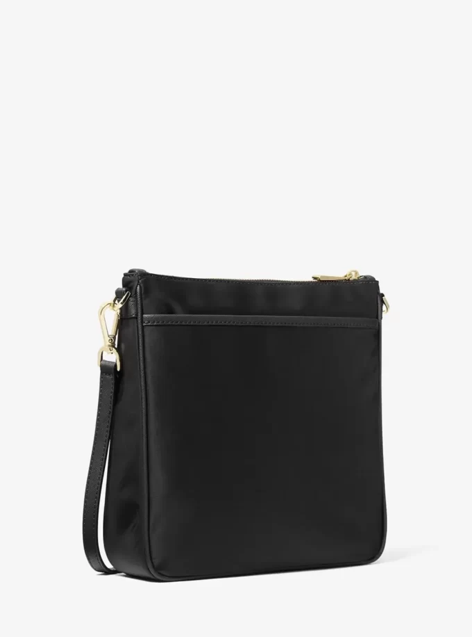 Jet Set Große Umhängetasche aus Nylon-Gabardine Jet Set Große Umhängetasche aus Nylon-Gabardine