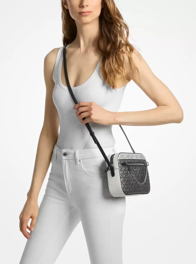 Jet Set Große Umhängetasche mit charakteristischem Logo Jet Set Große Umhängetasche mit charakteristischem Logo