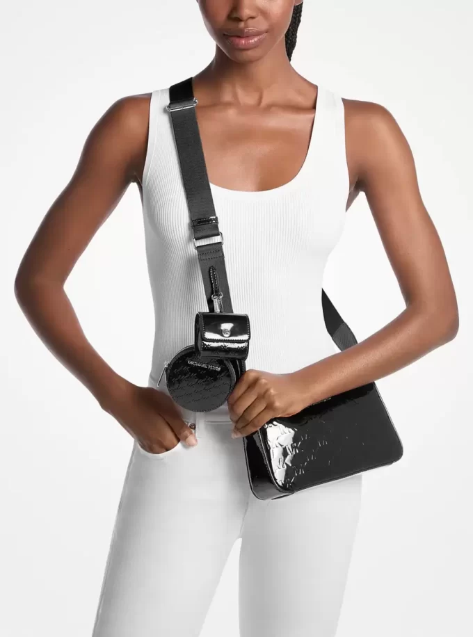 Jet Set Kleine Umhängetasche mit geprägtem Patentlogo und Etui für Apple AirPods Pro®