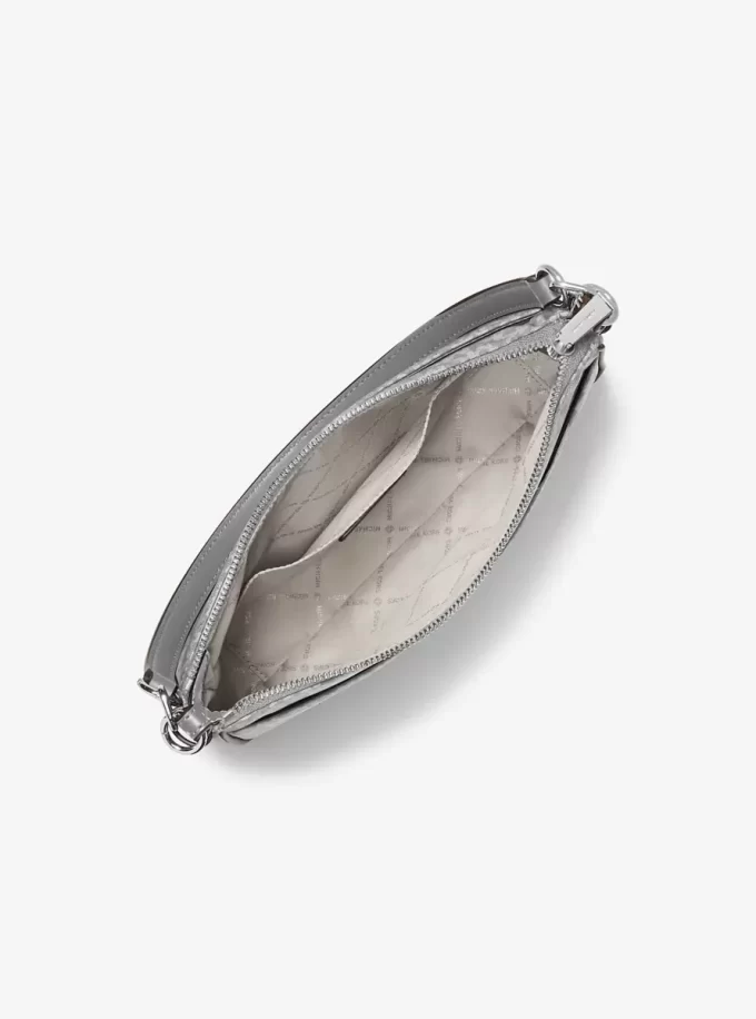 Jet Set Medium Pochette Crossbody Bag mit gewebtem Pochette-Gewebe und charakteristischem Logoprint Jet Set Medium Pochette Crossbody Bag mit gewebtem Pochette-Gewebe und charakteristischem Logoprint