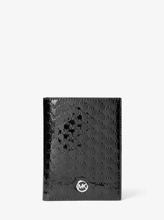 Jet Set Medium Reisepasshülle mit geprägtem Patentlogo