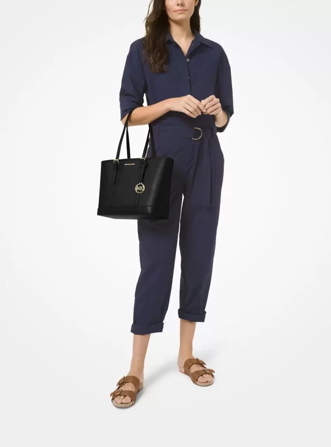 Jet Set Reisetasche aus kleinem Saffiano-Leder mit Reißverschluss Jet Set Reisetasche aus kleinem Saffiano-Leder mit Reißverschluss