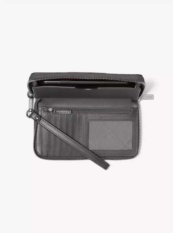 Jet Set Smartphone-Geldbörse mit großem, metallischem Logostreifen