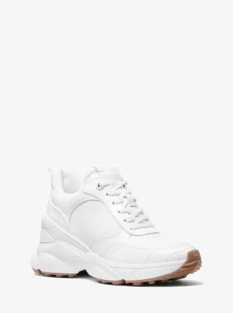 Katrina Mixed-Media-Trainerin