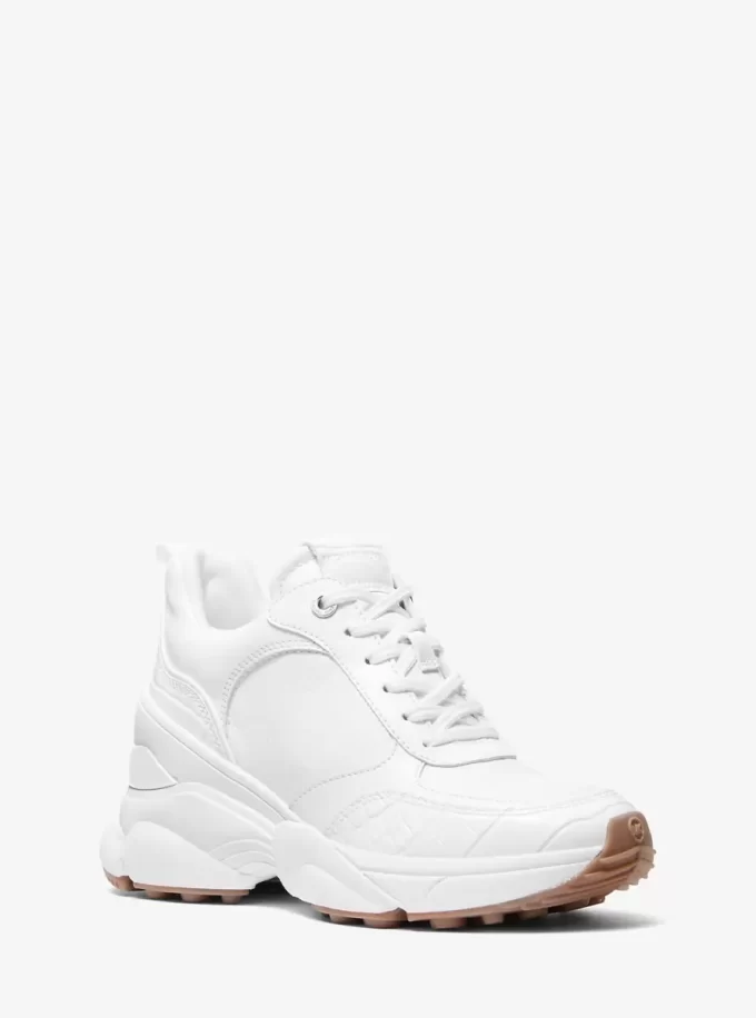 Katrina Mixed-Media-Trainerin