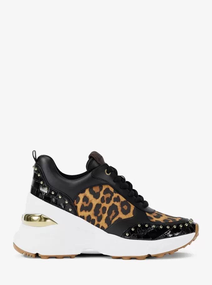 Katrina Mixed-Media-Trainerin