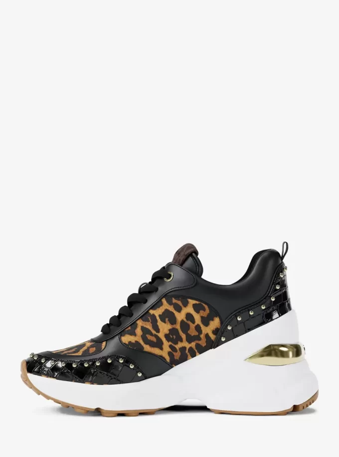 Katrina Mixed-Media-Trainerin