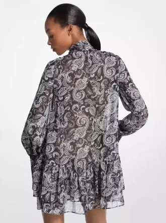 Kleid aus metallisch schimmerndem Paisley-Georgette mit Bindekragen