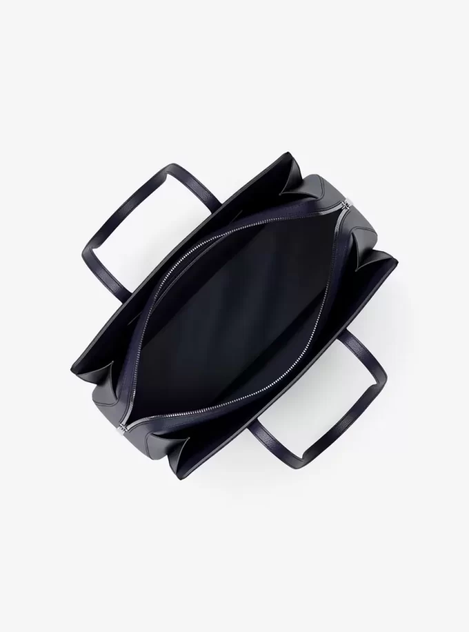 Laila Medium Tragetasche mit charakteristischem Logo Laila Medium Tragetasche mit charakteristischem Logo