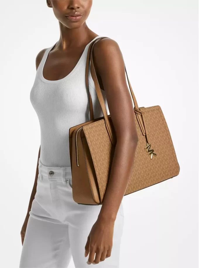 Laila Medium Tragetasche mit charakteristischem Logo Laila Medium Tragetasche mit charakteristischem Logo