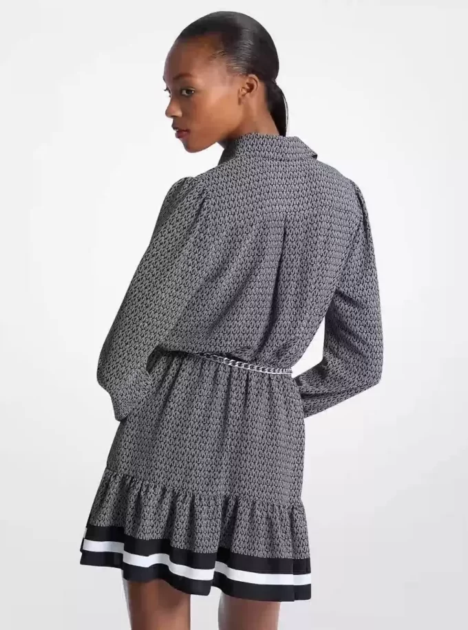 Minikleid aus Crêpe mit Logoprint und Gürtel