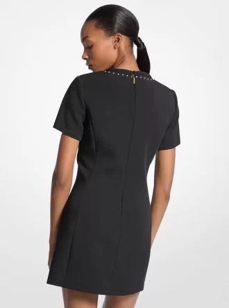 Nietenbesetztes Stretch-Crêpe-Etui-Kleid