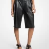 Plissee-Bermuda-Shorts aus Leder Plissee-Bermuda-Shorts aus Leder