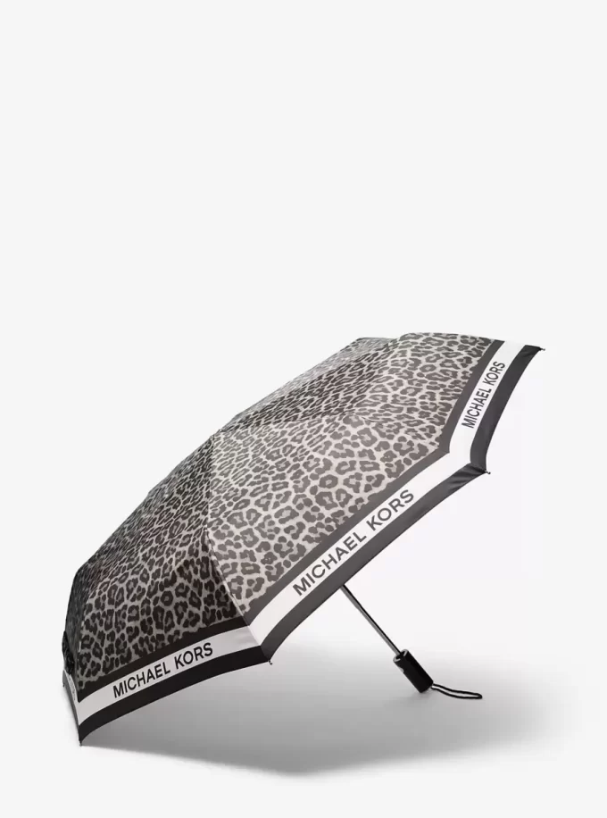Regenschirm mit Leopardenmuster