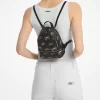 Rhea Rucksack mit extra kleinem Aufdruck und charakteristischem Logo Rhea Rucksack mit extra kleinem Aufdruck und charakteristischem Logo