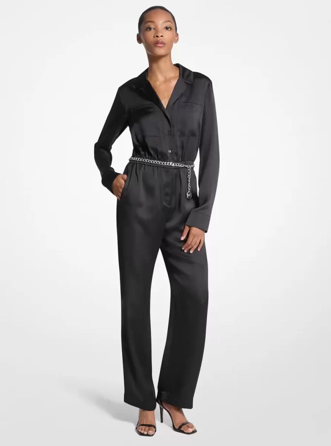 Satin-Jumpsuit mit langen Ärmeln und Gürtel