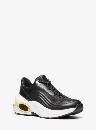 Toni Mixed-Media-Trainerin