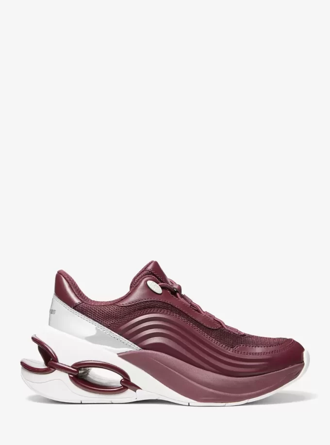 Toni Mixed-Media-Trainerin