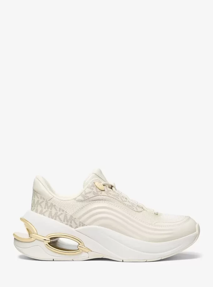 Toni Mixed-Media-Trainerin