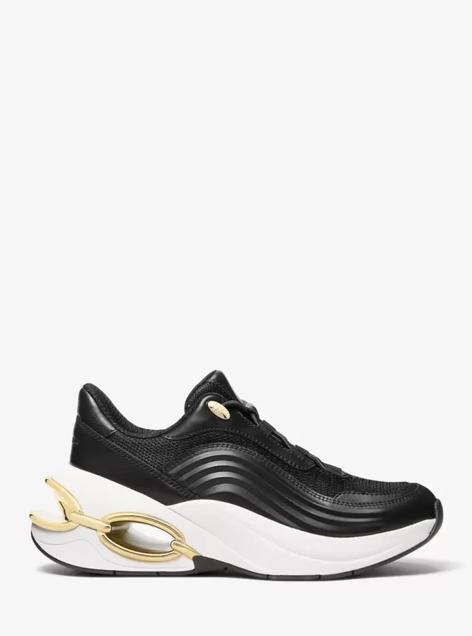 Toni Mixed-Media-Trainerin