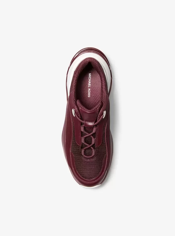 Toni Mixed-Media-Trainerin