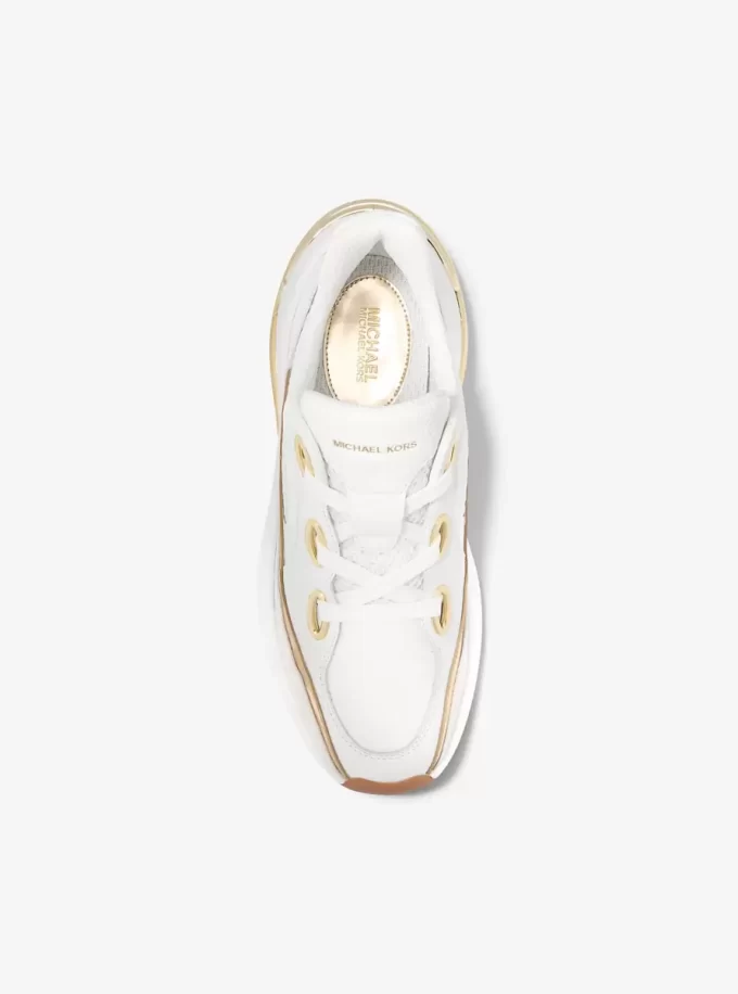 Toni Mixed-Media-Trainerin