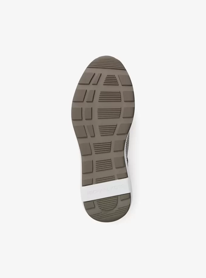 Trevor Mixed-Media-Trainer