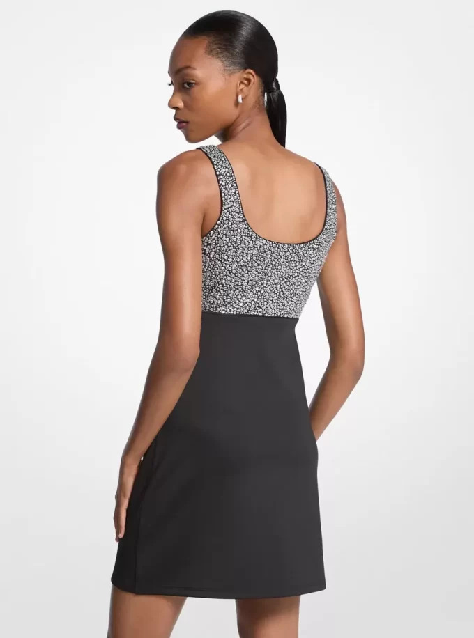 Verziertes Taucherkleid