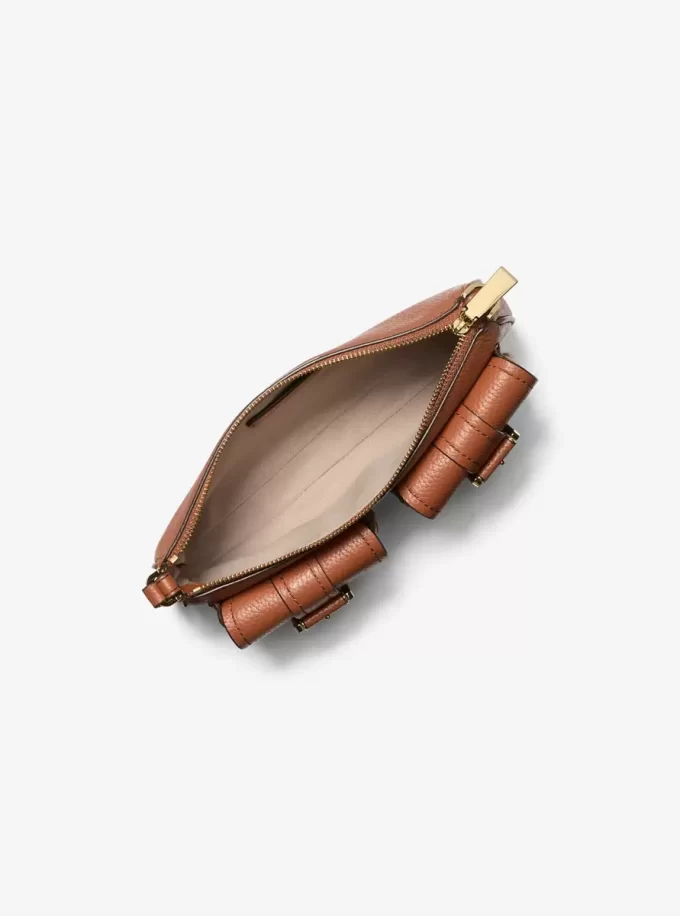 Zoe Kleine Pochette aus genarbtem Leder