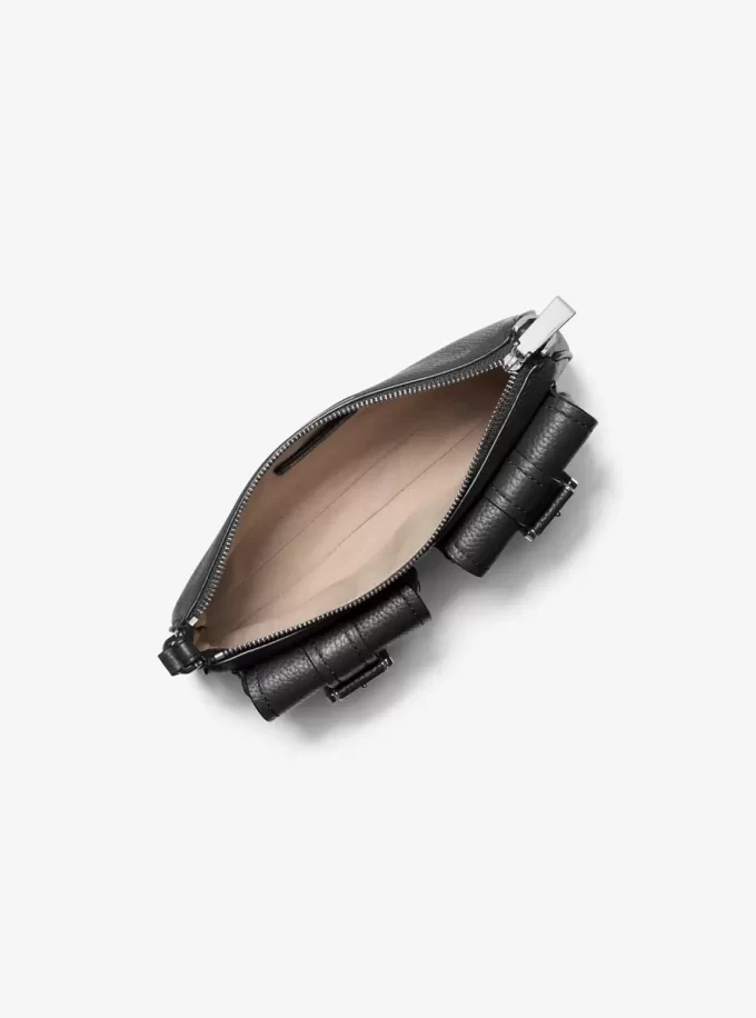 Zoe Kleine Pochette aus genarbtem Leder